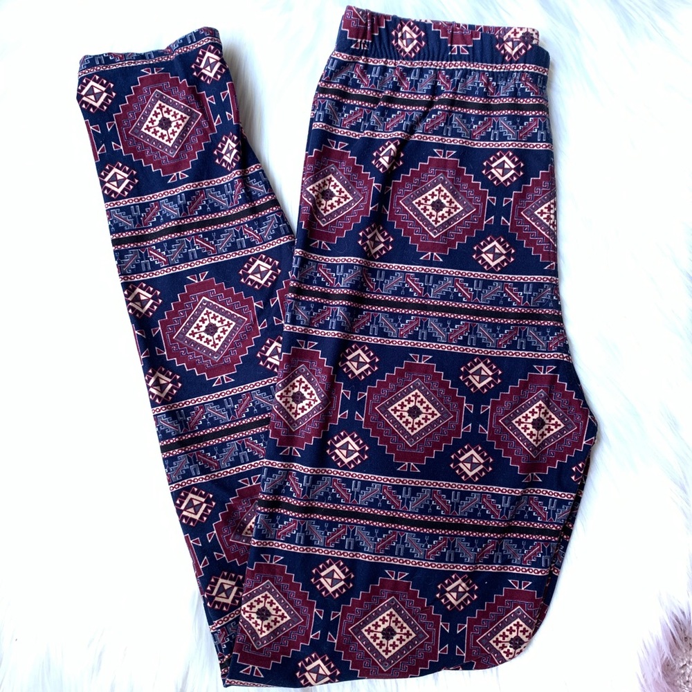 💙Navy + Maroon Patterned Leggings💙